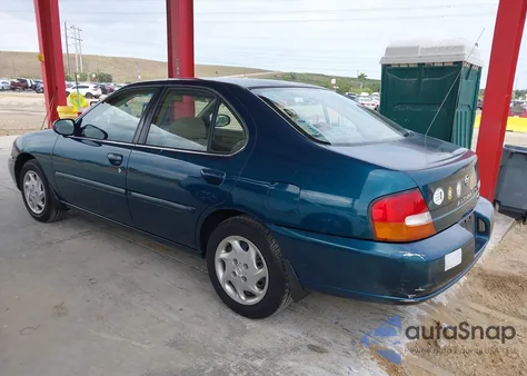 1998 Nissan Altima Gle/Gxe/Se/Xe z USA, uszkodzony, nr VIN 1N4DL01D1WC242318